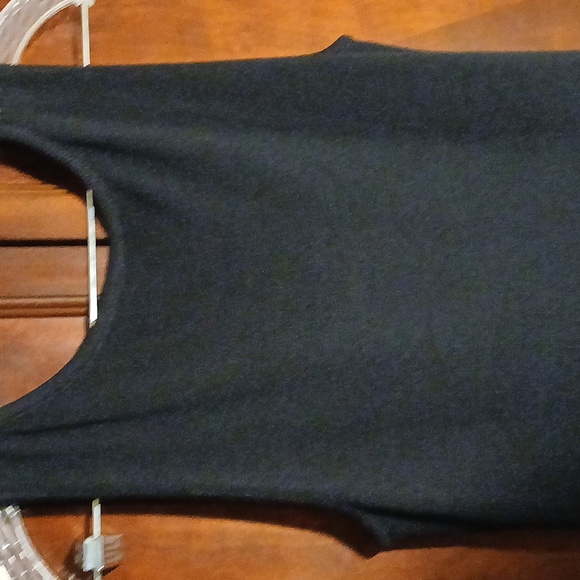 St. John Elegant Black Midi Dress - Picture 6 of 6